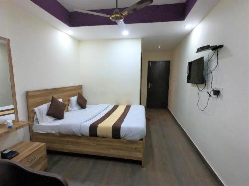 The Nirmala Palace Otel Ayodhya Dış mekan fotoğraf