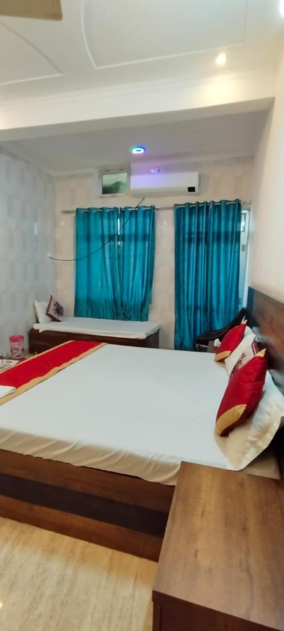 The Nirmala Palace Otel Ayodhya Dış mekan fotoğraf