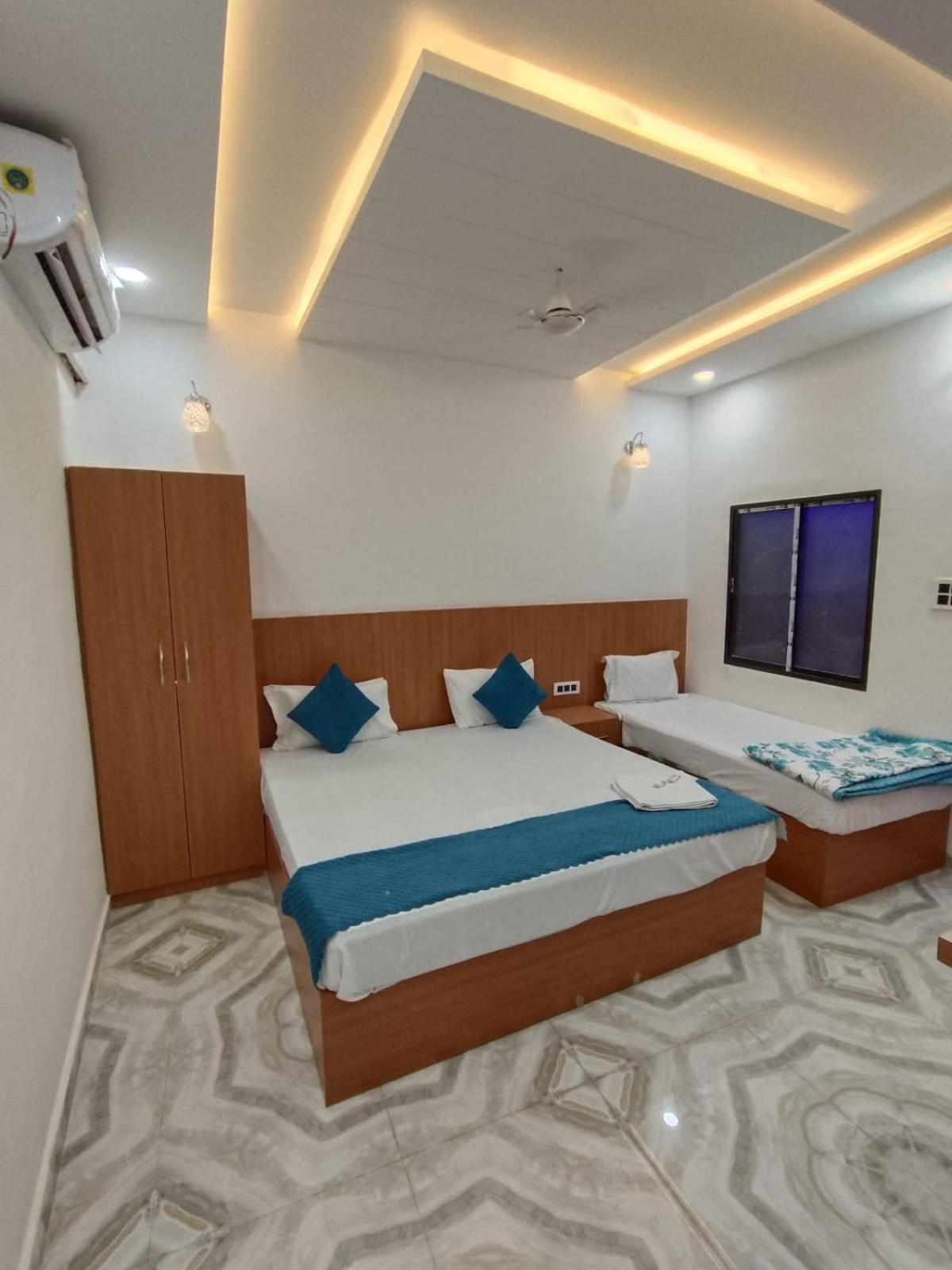 The Nirmala Palace Otel Ayodhya Dış mekan fotoğraf