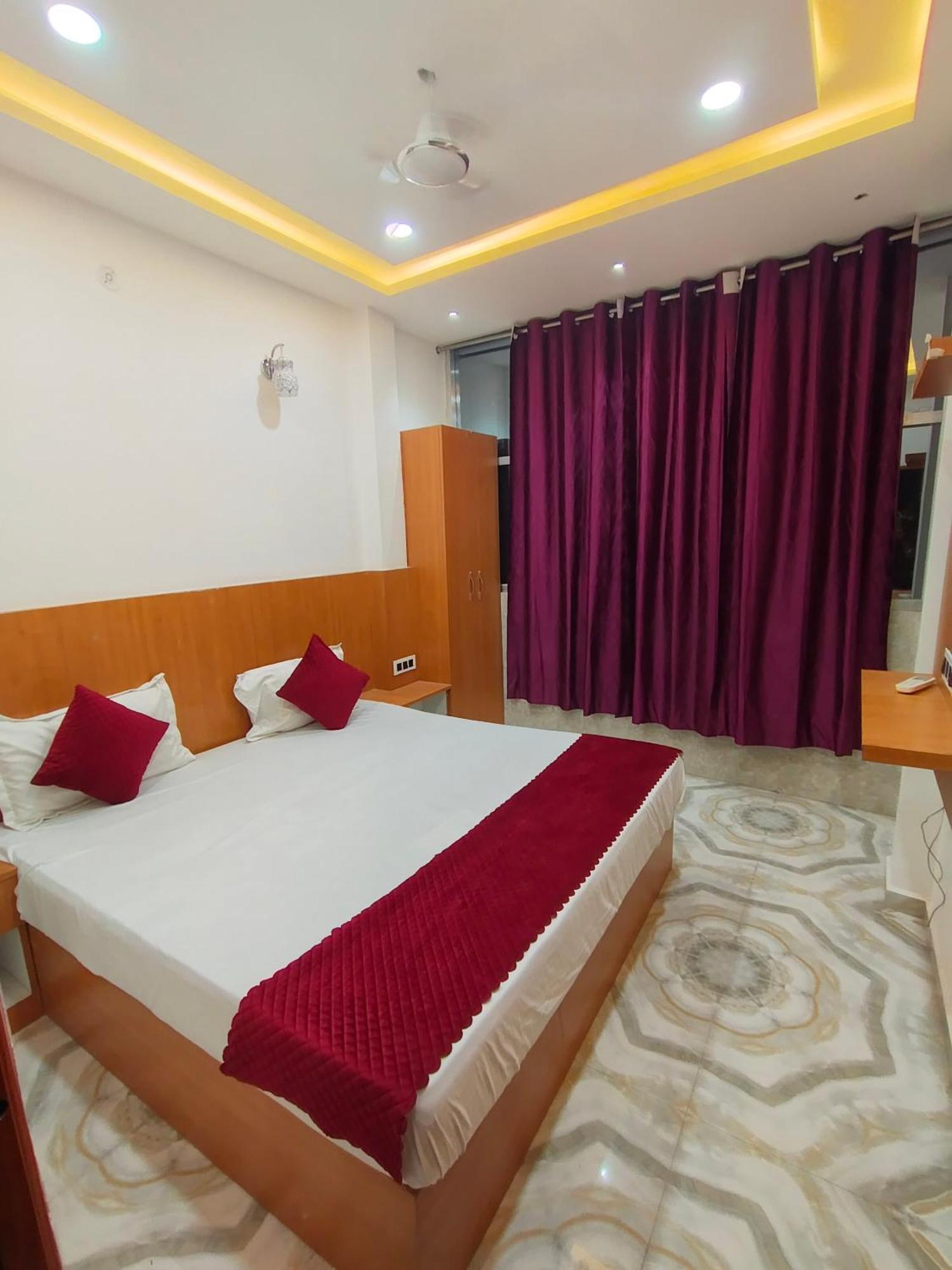 The Nirmala Palace Otel Ayodhya Dış mekan fotoğraf